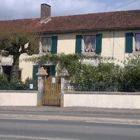 La Maison Jaune Bed & Breakfast Bouresse Eksteriør bilde