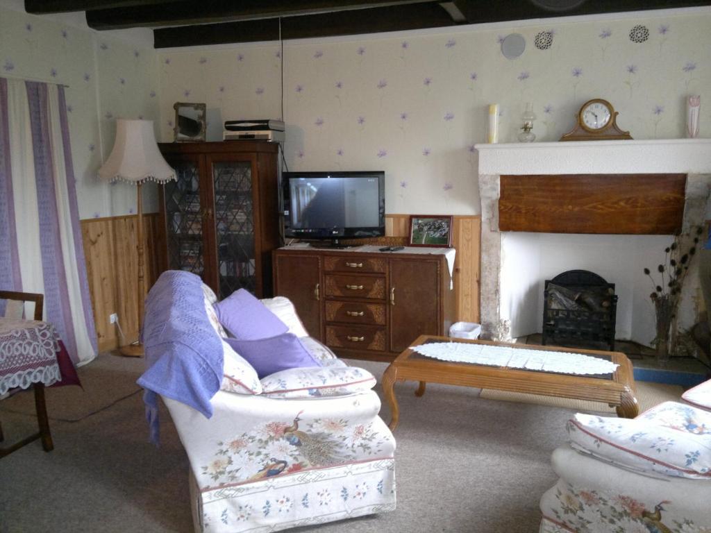 La Maison Jaune Bed & Breakfast Bouresse Eksteriør bilde