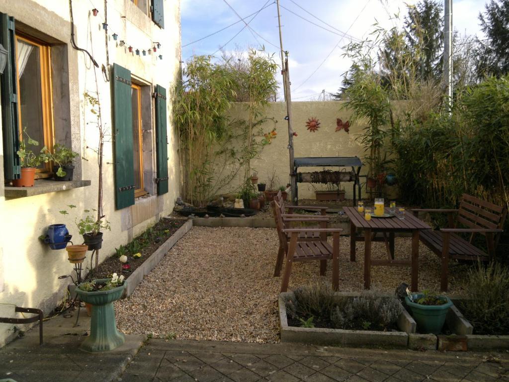 La Maison Jaune Bed & Breakfast Bouresse Eksteriør bilde